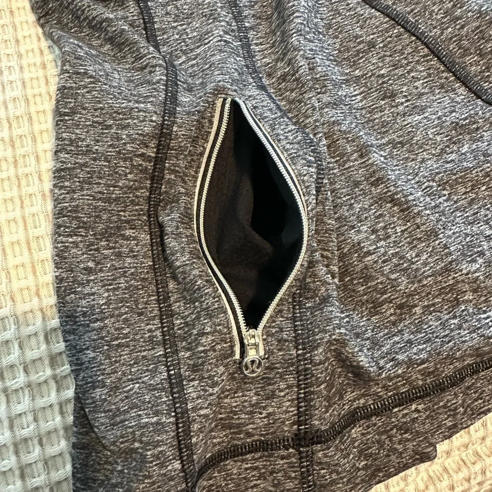 Lululemon | 9 Piece Activewear Bundle - All Women’s Size 2 - Picture 13 of 16